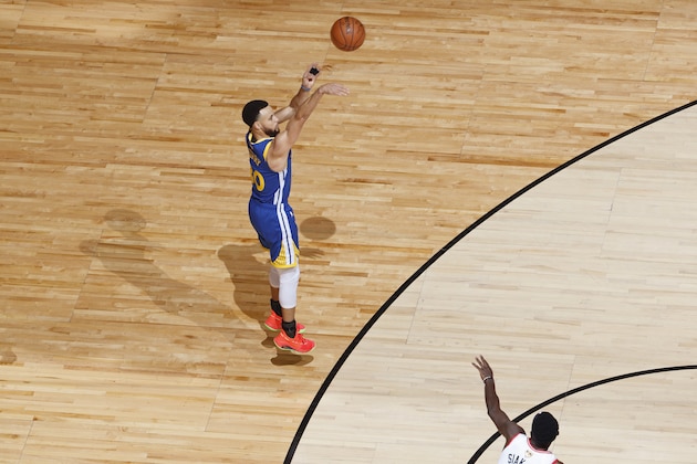 TORONTO, CANADA - MAY 30: Stephen Curry #30 of the Golden State Warriors shoots a three point basket against the Toronto Raptors during Game One of the NBA Finals on May 30, 2019 at Scotiabank Arena in Toronto, Ontario, Canada. NOTE TO USER: User expressly acknowledges and agrees that, by downloading and/or using this photograph, user is consenting to the terms and conditions of the Getty Images License Agreement. Mandatory Copyright Notice: Copyright 2019 NBAE (Photo by Mark Blinch/NBAE via Getty Images)