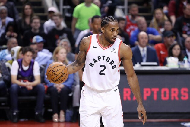 TORONTO, CANADA - MAY 30: Kawhi Leonard #2 of the Toronto Raptors handles the ball against the Golden State Warriors during Game One of the NBA Finals on May 30, 2019 at Scotiabank Arena in Toronto, Ontario, Canada. NOTE TO USER: User expressly acknowledges and agrees that, by downloading and/or using this photograph, user is consenting to the terms and conditions of the Getty Images License Agreement. Mandatory Copyright Notice: Copyright 2019 NBAE (Photo by Joe Murphy/NBAE via Getty Images)
