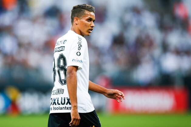 SAO PAULO, BRAZIL - SEPTEMBER 23: Pedrinho of Corinthians looks on during the match against Internacional for the Brasileirao 2018 at Arena Corinthians Stadium on September 23, 2018 in Sao Paulo, Brazil. (Photo by Alexandre Schneider/Getty Images)