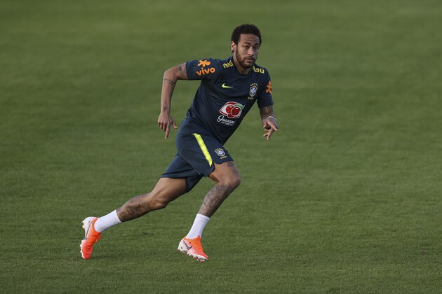 TERESOPOLIS, BRAZIL - MAY 28: Neymar Jr runs during a training session of the Brazilian national football team at the squad's Granja Comary training complex on May 28, 2019 in Teresopolis, Brazil. (Photo by Buda Mendes/Getty Images)