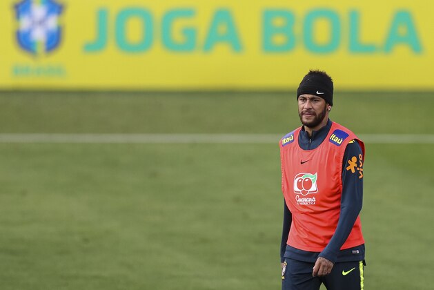 TERESOPOLIS, BRAZIL - JUNE 04: Neymar Jr of Brazil looks on during a training session of the Brazilian national football team at the squad's Granja Comary training complex on June 04, 2019 in Teresopolis, Brazil. (Photo by Buda Mendes/Getty Images)