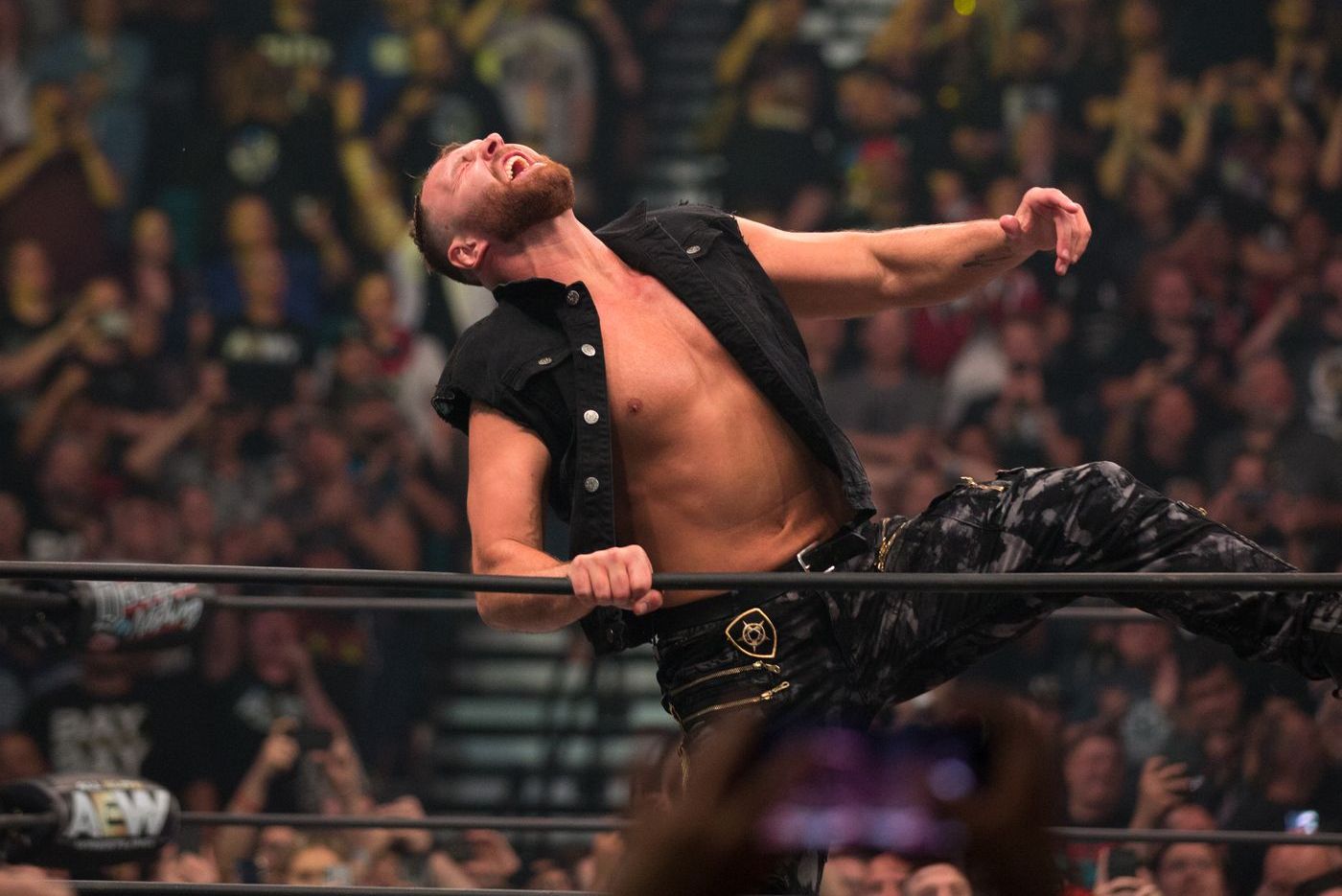 Jon Moxley Beats Juice Robinson, Wins IWGP US Title in NJPW Debut