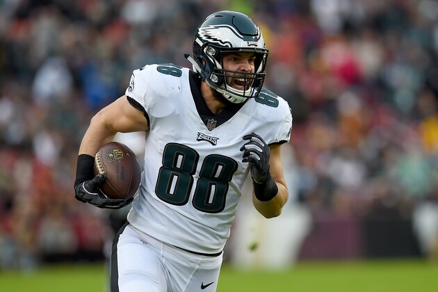 LANDOVER, MD - DECEMBER 30: Dallas Goedert #88 of the Philadelphia Eagles runs against the Washington Redskins during the first half at FedExField on December 30, 2018 in Landover, Maryland. (Photo by Will Newton/Getty Images)
