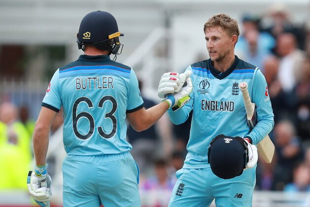 NOTTINGHAM, ENGLAND - JUNE 03:  Joe Root (R) of England celebrates with team mate Jos Buttler after scoring a century during the Group Stage match of the ICC Cricket World Cup 2019 between England and Pakistan at Trent Bridge on June 03, 2019 in Nottingham, England. (Photo by David Rogers/Getty Images)