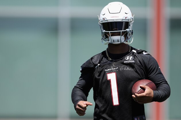 TEMPE, ARIZONA - MAY 29:   Quarterback Kyler Murray #1 of the Arizona Cardinals practices during team OTA's at the Dignity Health Arizona Cardinals Training Center on May 29, 2019 in Tempe, Arizona. (Photo by Christian Petersen/Getty Images)