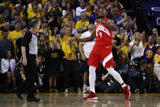 OAKLAND, CALIFORNIA - JUNE 07:  Serge Ibaka #9 of the Toronto Raptors celebrates his dunk in the second half aGolden State Warriors during Game Four of the 2019 NBA Finals at ORACLE Arena on June 07, 2019 in Oakland, California. NOTE TO USER: User expressly acknowledges and agrees that, by downloading and or using this photograph, User is consenting to the terms and conditions of the Getty Images License Agreement. (Photo by Ezra Shaw/Getty Images)