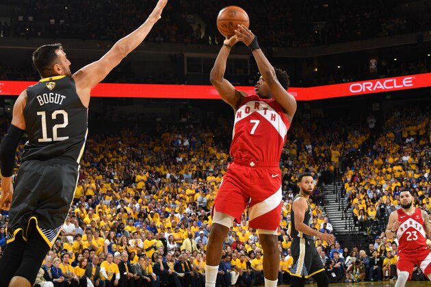 OAKLAND, CA - JUNE 7: Kyle Lowry #7 of the Toronto Raptors shoots the ball against the Golden State Warriors during Game Four of the NBA Finals on June 7, 2019 at ORACLE Arena in Oakland, California. NOTE TO USER: User expressly acknowledges and agrees that, by downloading and/or using this photograph, user is consenting to the terms and conditions of Getty Images License Agreement. Mandatory Copyright Notice: Copyright 2019 NBAE (Photo by Andrew D. Bernstein/NBAE via Getty Images)