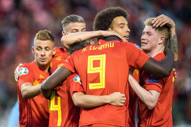 BRUSSELS, BELGIUM - JUNE 08: Romelu Lukaku of Belgium celebrates with his team mate Kevin De Bruyne after scoring goal during the 2020 UEFA European Championships group I qualifying match between Belgium v Kazakhstan at King Baudouin Stadium on June 8, 2019 in Brussels, Belgium. (Photo by Sebastian Frej/MB Media/Getty Images)