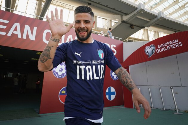 ATHENS, GREECE - JUNE 07:  Lorenzo Insigne of Italy waves during an Italy training session at Athens Olympic Stadium on June 7, 2019 in Athens, Greece.  (Photo by Claudio Villa/Getty Images)