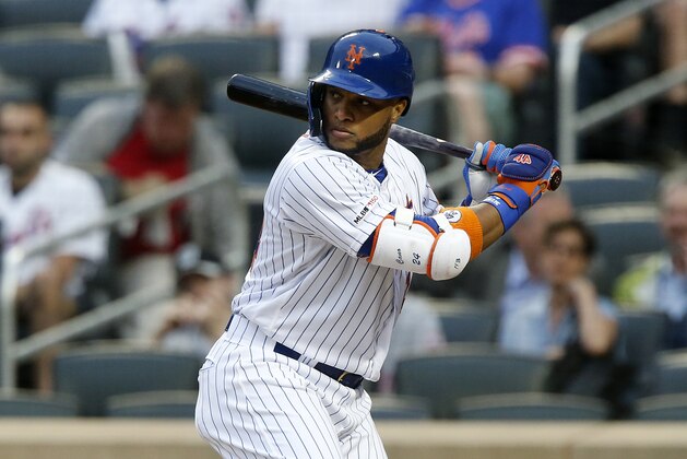 NEW YORK, NEW YORK - JUNE 05:   Robinson Cano #24 of the New York Mets in action against the San Francisco Giants at Citi Field on June 05, 2019 in New York City. The Mets defeated the Giants 7-0. (Photo by Jim McIsaac/Getty Images)
