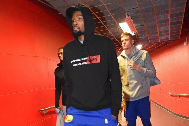 TORONTO, CANADA - JUNE 09: Kevin Durant #35 of the Golden State Warriors arrives on June 9, 2019 at Scotiabank Arena in Toronto, Ontario, Canada. NOTE TO USER: User expressly acknowledges and agrees that, by downloading and/or using this photograph, user is consenting to the terms and conditions of the Getty Images License Agreement. Mandatory Copyright Notice: Copyright 2019 NBAE (Photo by Andrew D. Bernstein/NBAE via Getty Images)