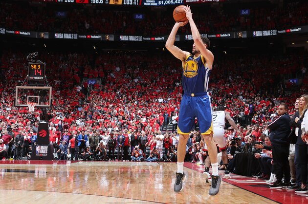 TORONTO, CANADA - JUNE 10: Klay Thompson #11 of the Golden State Warriors shoots the ball for the lead against the Toronto Raptors during Game Five  of the NBA Finals on June 10, 2019 at Scotiabank Arena in Toronto, Ontario, Canada. NOTE TO USER: User expressly acknowledges and agrees that, by downloading and/or using this photograph, user is consenting to the terms and conditions of the Getty Images License Agreement. Mandatory Copyright Notice: Copyright 2019 NBAE (Photo by Nathaniel S. Butler/NBAE via Getty Images)