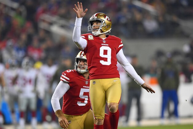 SANTA CLARA, CA - NOVEMBER 12:  Robbie Gould #9 of the San Francisco 49ers kicks a field goal against the New York Giants during the second half of their NFL football game at Levi's Stadium on November 12, 2018 in Santa Clara, California.  (Photo by Thearon W. Henderson/Getty Images)