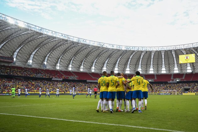 PORTO ALEGRE, BRAZIL - JUNE 09: Players of Brazil celebrate a scored goal during the International Friendly Match between Brazil and Honduras at Beira Rio Stadium on June 9, 2019 in Porto Alegre, Brazil. (Photo by Buda Mendes/Getty Images)