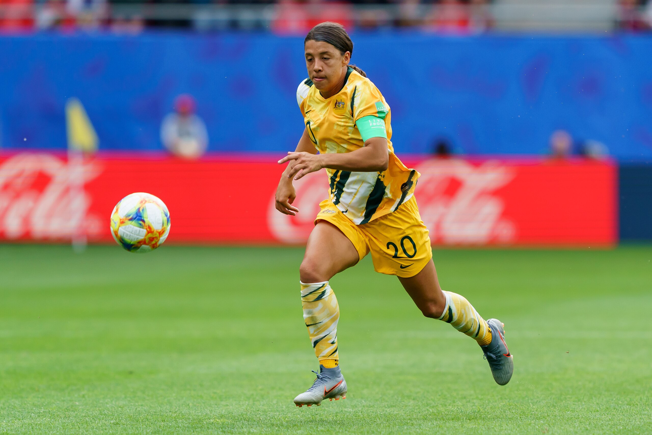 VALENCIENNES, FRANCE - JUNE 09: Sam Kerr of Australia controls the ball during the 2019 FIFA Women's World Cup France group C match between Australia and Italy at Stade du Hainaut on June 9, 2019 in Valenciennes, France. (Photo by TF-Images/Getty Images)