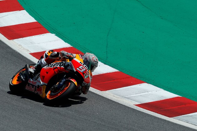 Repsol Honda Team's Spanish rider Marc Marquez rides during the Catalunya MotoGP Grand Prix race at the Catalunya racetrack in Montmelo, near Barcelona, on June 16, 2019. (Photo by PAU BARRENA / AFP)        (Photo credit should read PAU BARRENA/AFP/Getty Images)