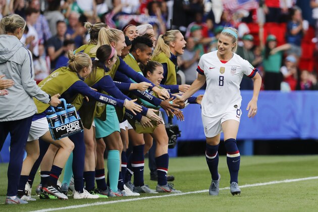 PARIS, FRANCE - JUNE 16: Julie Ertz #8 of USA celebrates her goal with her teammates during the 2019 FIFA Women's World Cup France group F match between USA and Chile at Parc des Princes on June 16, 2019 in Paris, France. (Photo by Catherine Steenkeste/Getty Images)