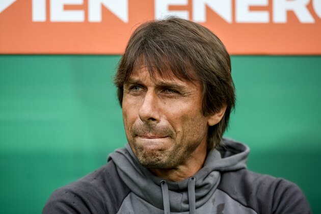 VIENNA, AUSTRIA - JULY 16:  Head coach of Chelsea Antonio Conte is seen on the bench during an friendly match between SK Rapid Vienna and Chelsea F.C. at Allianz Stadion on July 16, 2016 in Vienna, Austria.  (Photo by Matej Divizna/Getty Images)