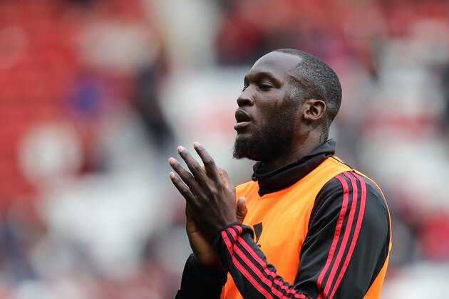 MANCHESTER, ENGLAND - APRIL 28: Romelu Lukaku of Manchester United warms up before the Premier League match between Manchester United and Chelsea FC at Old Trafford on April 28, 2019 in Manchester, United Kingdom. (Photo by Matthew Ashton - AMA/Getty Images)