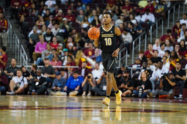 LOS ANGELES, CA - NOVEMBER 11:  Darius Garland #10 of the Vanderbilt Commodores handles the ball against the USC Trojans during a game at The Galen Center on November 11, 2018 in Los Angeles, California.  (Photo by Cassy Athena/Getty Images)
