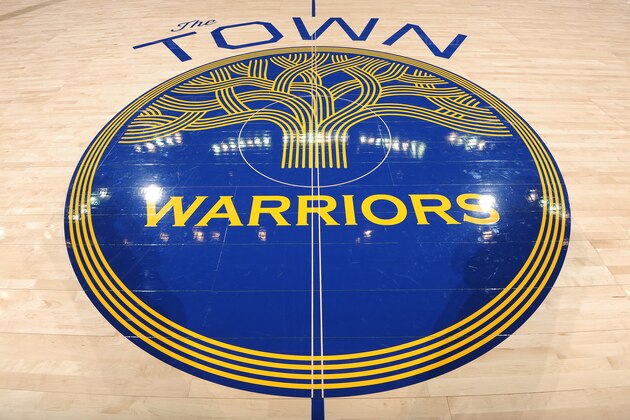 OAKLAND, CA - NOVEMBER 25: The Golden State Warriors logo before the game against the New Orleans Pelicans on November 25, 2017 at ORACLE Arena in Oakland, California. NOTE TO USER: User expressly acknowledges and agrees that, by downloading and or using this photograph, user is consenting to the terms and conditions of Getty Images License Agreement. Mandatory Copyright Notice: Copyright 2017 NBAE (Photo by Noah Graham/NBAE via Getty Images)