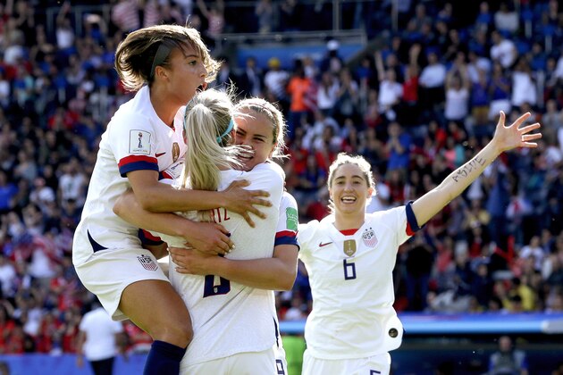 PARIS, FRANCE - JUNE 16: Tierna Davidson of USA Women, Julie Ertz of USA Women, Lindsey Horan of USA Women celebrates during the  World Cup Women  match between USA  v Chile  at the Parc des Princes on June 16, 2019 in Paris France (Photo by Eric Verhoeven/Soccrates/Getty Images)