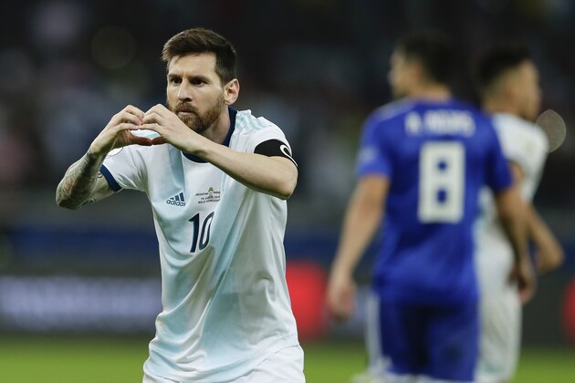 BELO HORIZONTE, BRAZIL - JUNE 19: Lionel Messi celebrates after scoring his side's first goal during the Copa America Brazil 2019 group B match between Argentina and Paraguay at Mineirao Stadium on June 19, 2019 in Belo Horizonte, Brazil. (Photo by Jam Media/Getty Images)