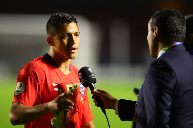 SAO PAULO, BRAZIL - JUNE 17: Alexis Sanchez of Chile speaks to the media following the Copa America Brazil 2019 group C match between Japan and Chile at Morumbi Stadium on June 17, 2019 in Sao Paulo, Brazil. (Photo by Chris Brunskill/Fantasista/Getty Images)