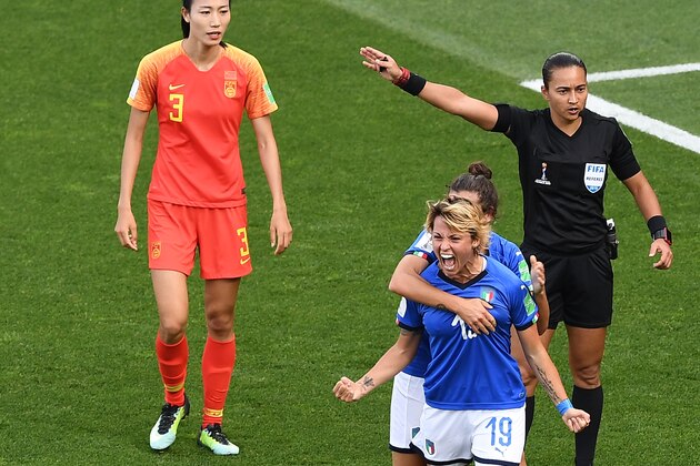 Italy's forward Valentina Giacinti (C) celebrates after scoring a goal during the France 2019 Women's World Cup round of sixteen football match between Italy and China, on June 25, 2019, at La Mosson stadium in Montpellier, south western France. (Photo by Boris HORVAT / AFP)        (Photo credit should read BORIS HORVAT/AFP/Getty Images)