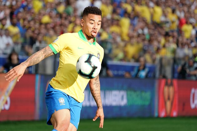 SAO PAULO, BRAZIL - JUNE 22:  Gabriel Jesus of Brazil controls the ball during the Copa America Brazil 2019 group A match between Peru and Brazil at Arena Corinthians on June 22, 2019 in Sao Paulo, Brazil. (Photo by Koji Watanabe/Getty Images)