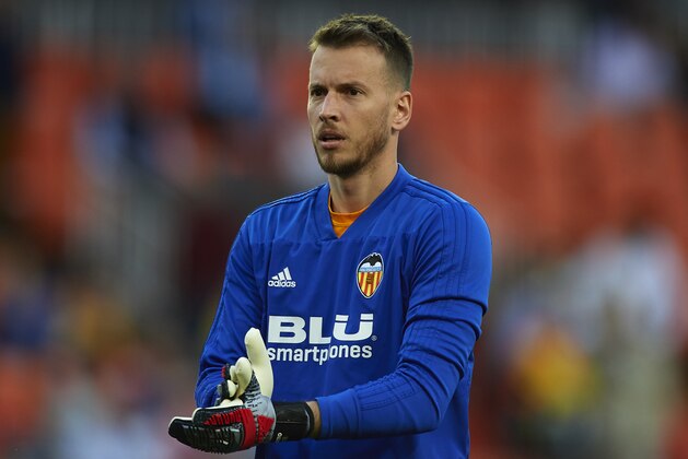 VALENCIA, SPAIN - MAY 09: Norberto Murara Neto of Valencia looks on prior to the UEFA Europa League Semi Final Second Leg match between Valencia and Arsenal at Estadio Mestalla on May 09, 2019 in Valencia, Spain. (Photo by Quality Sport Images/Getty Images)