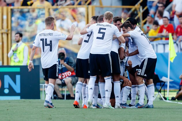 BOLOGNA, ITALY - JUNE 27: Nadiem Amiri of Germany celebrates after scoring his team's first goal with team mates  during the 2019 UEFA U-21 Semi-Final match between Germany and Romania at Stadio Renato Dall'Ara on June 27, 2019 in Bologna, Italy. (Photo by TF-Images/Getty Images)