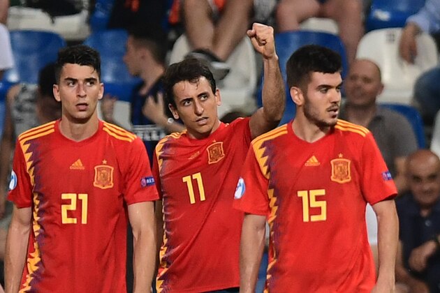Spain's midfielder Mikel Oyarzabal (C) celebrates scoring a penalty during the semi-final match of the UEFA U21 European Football Championships between Spain and France on June 27, 2019 at the Citta del Tricolore stadium in Reggio Emilia. (Photo by Miguel MEDINA / AFP)        (Photo credit should read MIGUEL MEDINA/AFP/Getty Images)