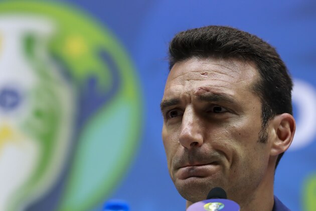 RIO DE JANEIRO, BRAZIL - JUNE 27: Argentine national team coach Lionel Scaloni speaks during an official press conference as part of the Copa America Brazil 2019 at Maracana Stadium on June 27, 2019 in Rio de Janeiro, Brazil. (Photo by Bruna Prado/Getty Images)