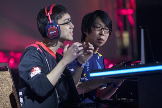 LAS VEGAS, NV - AUGUST 05: Ryota 'Kazunoko' Inoue (L) plays Goichi 'GO1' Kishida in the Dragon Ball FighterZ finals during EVO 2018 at the Mandalay Bay Events Center on August 5, 2018 in Las Vegas, Nevada. (Photo by Joe Buglewicz/Getty Images)