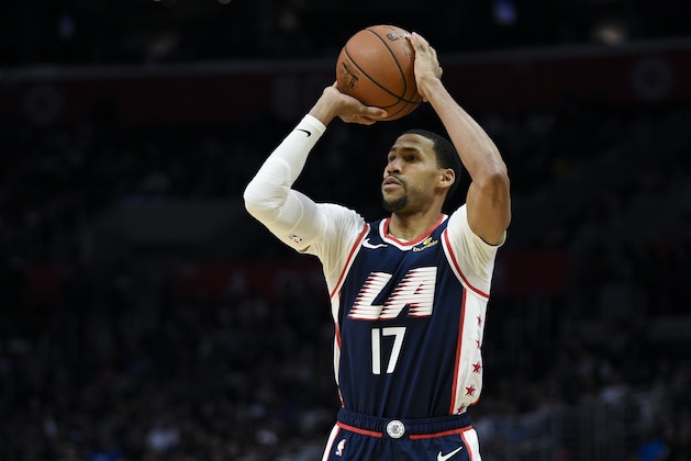 Los Angeles Clippers guard Garrett Temple attempts a shot during the second half of an NBA basketball game against the Cleveland Cavaliers in Los Angeles, Saturday, March 30, 2019. The Clippers won 132-108. (AP Photo/Kelvin Kuo)