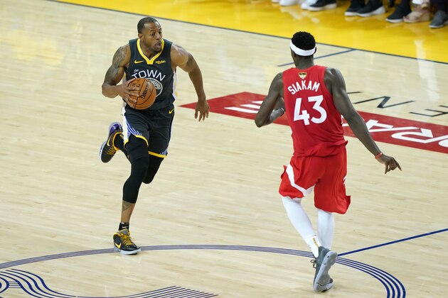 OAKLAND, CALIFORNIA - JUNE 13:  Andre Iguodala #9 of the Golden State Warriors is defended by Pascal Siakam #43 of the Toronto Raptors in the second half during Game Six of the 2019 NBA Finals at ORACLE Arena on June 13, 2019 in Oakland, California. NOTE TO USER: User expressly acknowledges and agrees that, by downloading and or using this photograph, User is consenting to the terms and conditions of the Getty Images License Agreement. (Photo by Thearon W. Henderson/Getty Images)