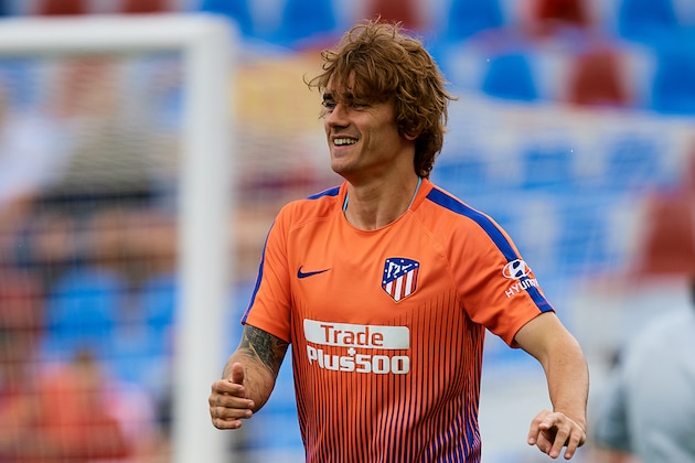 VALENCIA, SPAIN - MAY 18: Antoine Griezmann of Atletico de Madrid warms up prior to the La Liga match between Levante UD and Club Atletico de Madrid at Ciutat de Valencia on May 18, 2019 in Valencia, Spain. (Photo by David Aliaga/MB Media/Getty Images)