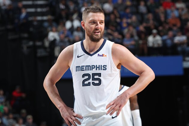 MEMPHIS, TN - MARCH 27:  Chandler Parsons #25 of the Memphis Grizzlies looks on during the game on March 27, 2019 at FedExForum in Memphis, Tennessee. NOTE TO USER: User expressly acknowledges and agrees that, by downloading and or using this photograph, User is consenting to the terms and conditions of the Getty Images License Agreement. Mandatory Copyright Notice: Copyright 2019 NBAE (Photo by Joe Murphy/NBAE via Getty Images)