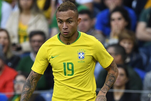 PORTO, PORTUGAL - MARCH 23: Everton Soares of Brazil in action during the international friendly match between Brazil and Panama at Estadio do Dragao on March 23, 2019 in Porto, Portugal. (Photo by Octavio Passos/Getty Images)