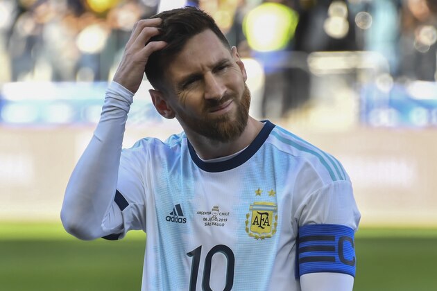 Argentina's Lionel Messi gestures during the Copa America football tournament third-place match against Chile at the Corinthians Arena in Sao Paulo, Brazil, on July 6, 2019. (Photo by Nelson ALMEIDA / AFP)        (Photo credit should read NELSON ALMEIDA/AFP/Getty Images)
