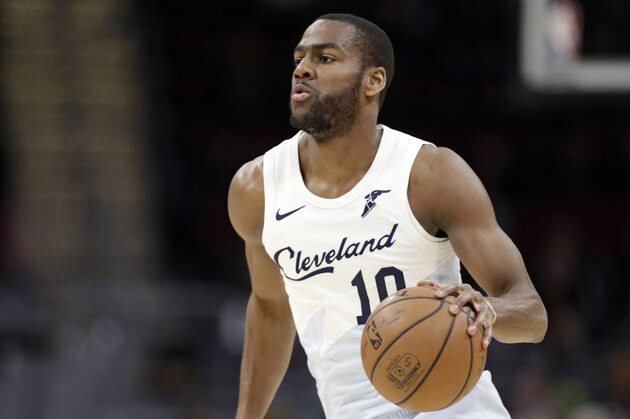 Cleveland Cavaliers' Alec Burks drives against the Washington Wizards in the first half of an NBA basketball game, Tuesday, Jan. 29, 2019, in Cleveland. (AP Photo/Tony Dejak)