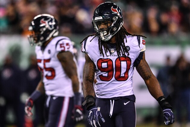 EAST RUTHERFORD, NJ - DECEMBER 15:  Jadeveon Clowney #90 of the Houston Texans in action against the New York Jets at MetLife Stadium on December 15, 2018 in East Rutherford, New Jersey. (Photo by Mark Brown/Getty Images)