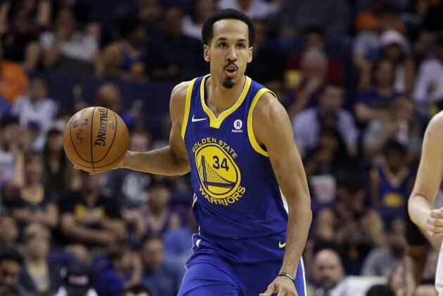 Golden State Warriors guard Shaun Livingston (34) in the second half during an NBA basketball game against the Phoenix Suns, Sunday, April 8, 2018, in Phoenix. The Warriors defeated the Suns 117-100. (AP Photo/Rick Scuteri)