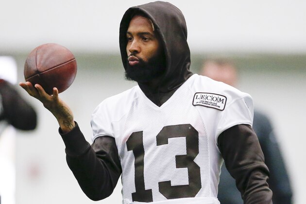 Cleveland Browns wide receiver Odell Beckham Jr. walks off the field after practice at the team's NFL football training facility in Berea, Ohio, Thursday, June 6, 2019. (AP Photo/Ron Schwane)