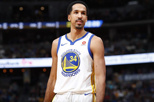 Golden State Warriors guard Shaun Livingston (34) in the second half of an NBA basketball game Saturday, Feb. 3, 2018, in Denver. The Nuggets won 115-108. (AP Photo/David Zalubowski)