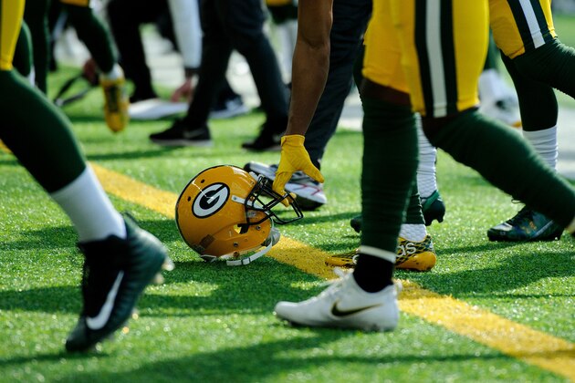 MINNEAPOLIS, MN - OCTOBER 15: Trevor Davis #11 of the Green Bay Packers picks up his helmet before the game against the Minnesota Vikings and the Green Bay Packers on October 15, 2017 at US Bank Stadium in Minneapolis, Minnesota. (Photo by Hannah Foslien/Getty Images)
