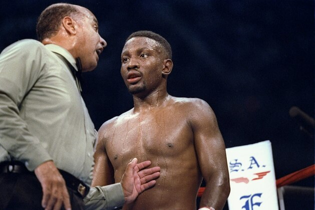 10 Sep 1993:  Pernell Whitaker stands in the corner during a fight against Julio Cesar Chavez  in San Antonio, Texas.  Chavez won the fight. Mandatory Credit: Holly Stein  /Allsport