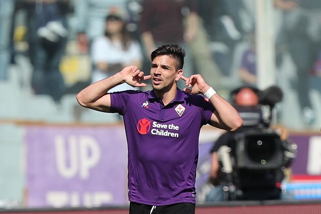 FLORENCE, ITALY - MARCH 31: Giovanni Simeone of ACF Fiorentina celebrates after scoring a goal during the Serie A match between ACF Fiorentina and Torino FC at Stadio Artemio Franchi on March 31, 2019 in Florence, Italy.  (Photo by Gabriele Maltinti/Getty Images)