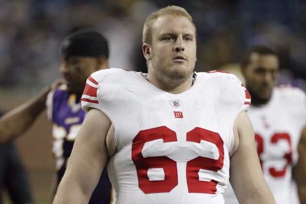 New York Giants' Mitch Petrus against the Minnesota Vikings in an NFL football game Monday, Dec. 13, 2010 in Detroit.  (AP Photo/Duane Burleson)
